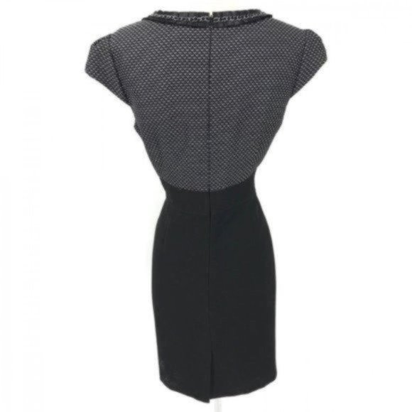 Tahari Womens Sheath Dress Size 10P Black Gray Cap Sleeve Chain Detail Scoopneck - Picture 5 of 9
